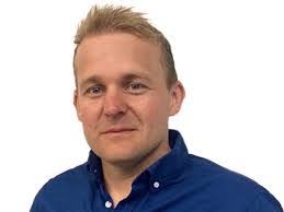 Daniel Riis's Instagram, Twitter & Facebook