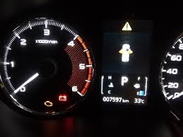 Penyebab paling ringan adalah tak menutup lubang tangki bahan bagian ini juga bisa menyebabkan lampu indikator mesin menyala. Indikator Check Engine Warna Orange Menyala Pada Mitsubishi Pajero Sport Apa Artinya Dunia Otomotif Id