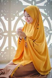 Memperkenalkan ajaran agama dari kecil dengan 10 jilbab bayi imut 10 potret lucu anak hamidah rachmayanti popmama com. Pin Oleh Queen Di Hiejab Gaya Hijab Jilbab Cantik Imut