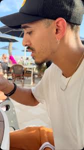 My wife said she'll pay the bill if I treat her like a oyster 😋 😂😂😂😂😂