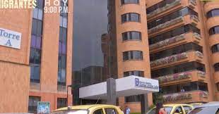 Cuenta también con las clínicas carlos ardila lulle, (la más grande y mejor clínica del área metropolitana), la clínica cañaveral(saludcoop), la fundación cardiovascular de colombia (la cual es la sede principal en el país), la clínica guane y el hospital de floridablanca, la arquitectura de cañaveral se inspiró en la ciudad de. Emergencia En La Clinica Ardila Lulle Noticias Canal Tro