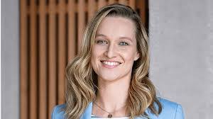 Daniela Weiss's Instagram, Twitter & Facebook