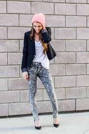Brands today have upped the game and now release them in bright colors as well as prints, so there is something for everyone! 22 Outfits With Acid Wash Denim Clothes Styleoholic