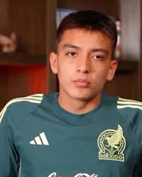 Talents that will never be replicated 💫😪 (Ignore the guy in the front)