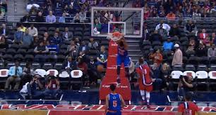 Chicago bulls guard derrick rose sketched with his mask by chicago bulls guard derrick rose catches fire in this illustration by hyperthree ye from china. Derrick Rose Gets His First Dunk Of The Season Slam