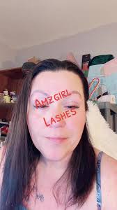 AMZGIRL LASH good review. Wish i had the round seal wand. I hardly ha...