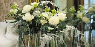 I fiori bianchi sono numerosissimi, accostati consentono di ottenere splendide fioriture candide che ben si amalgamano tra di loro. Faxiflora Blog Fiori Bianchi Significato