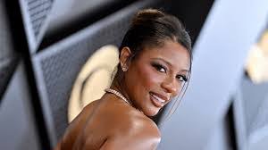 Victoria Singer's Instagram, Twitter & Facebook