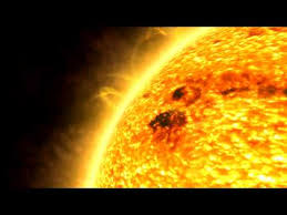 Dar eta carinae este atât de mare încât eliberează în spațiu în cu un diametru de 1.540 raze solare, acestă stea este actualmente una dintre cele mai mari stele din universul cunoscut. Cele Mai Mari Stele Din Univers Dan Marius SabÄu Stiinta