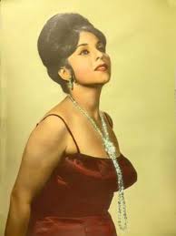 صور لسيدات مصريات وأجانب تصوير استديو مترو فان ليو شارع فؤاد الأول 26 يوليو حاليا في خمسينيات وستينات القرن الماضي Egypt Travel Egyptian History Photo