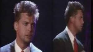 The album's second single, hasta que me olvides, was released in august 1993 and reached number one on the hot latin songs chart the week of october 23, and remained there for three weeks. Luis Miguel Hasta Que Me Olvides El Concierto Youtube