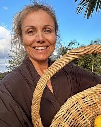 Karen Crighton's Instagram, Twitter & Facebook