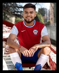 Esta es la nueva camiseta de chile y espero que con esta camiseta podamos ganar muchos títulos e ir al próximo mundial, expresó. Inspirada En La Cultura Nacional Todos Los Detalles De La Nueva Camiseta De La Roja Y Una Revolucionaria Tercera Equipacion Redgol