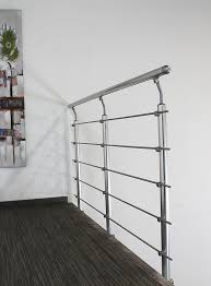 Tellement de sécurité indispensable, le garde corps sait aussi jouer l'élégance et participe au décor. Kit Garde Corps Obapi Poli Anodise Gris Fixation Laterale L 2m Leroy Merlin