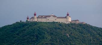 8 reviews of stift goettweig a benedictine monastery dating back in parts to the c11th, with fantastic views overlooking the wachau valley, 449m above sea level and under unesco protection. Stift Gottweig Gartenhotel Pfeffel Wachau