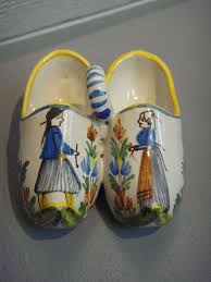 Paire De Sabots Quimper Hr Quimper Faience De Quimper Sabot