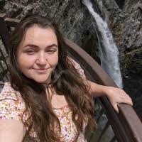 Tara Crowell's Instagram, Twitter & Facebook