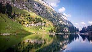 At an elevation of 1,143.2 m, the surface area is 13.6 hectares. Wandern Zum Seealpsee Und Aescher In Appenzell
