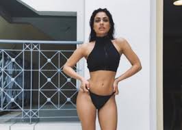 Are you the kind of person who like to upload only one or more than 100 pictures a day on instagram? H Fwtografia Ths Koni Meta3a Poy Sthrizei Thn Sofia Paylidoy
