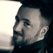 Roisin Bell (@kwroisin)