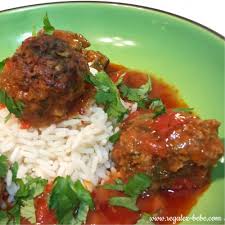Boulettes De Viande Hachee Et Epinards A La Sauce Tomate Boulette De Viande Boulettes De Viande Hachee Recettes De Cuisine