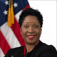 Stacie Burgess's Instagram, Twitter & Facebook