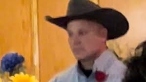 Laurie Melton's Instagram, Twitter & Facebook