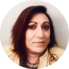 Irene Leach's Instagram, Twitter & Facebook