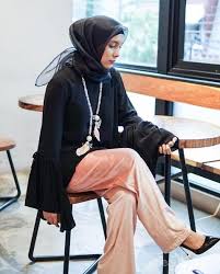 Koleksi busana olahraga untuk perempuan berhijab karya jenahara dan noore. 5 Padu Padan Outfit Hijab Ala Jenahara Yang Bisa Kamu Jadikan Inspirasi Untuk Ke Kantor