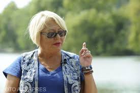 Este incredibil ce suma incaseaza lunar artista. Mirabela Dauer BÄƒtutÄƒ Cu Fierul De CÄƒlcat M A Mutilat M A Nenorocit Am GreÈ™it Crunt Dcnews