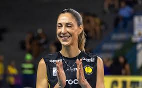 Mesmo aposentada, Carol Gattaz busca o 8º título da Superliga