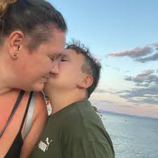 👉 Jetzt Tickets sichern und Teil des Märchens werden ❤️ ✦✦ NEU: Im Herbst  verwandelt sich der Dumba Park in eine Welt voller Fantasie und Licht! Bei  „Alice im Dumbapark