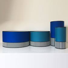 Un choix unique de abat jour bleu canard disponible dans notre magasin. Association D Abats Jours Bleu Canard Et Bleu Indigo Par La Creatrice Et Designer Francaise Marie En Mai Fait Main C Abat Jour Abat Jour Bleu Abat Jour Lampe