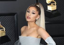 Ariana grande est une actrice, auteure, compositrice et interprète américaine qui est primée pour ses talents dès son plus jeune âge. Ariana Grande Les Premieres Photos De Son Mariage Avec Dalton Gomez Elle