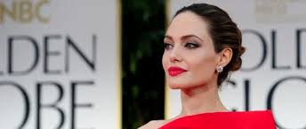 O prietenă a mamei actriței Angelina Jolie se teme că vedeta va muri  prematur de cancer
