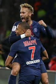 Um kylian mbappe ranken sich auch in diesem sommer immer wieder transfergerüchte. Kylian Mbappe Of Psg Celebrates His Third Goal With Neymar Jr During Footballeur Neymar Jr Et Mbappe Psg