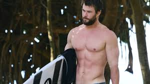 Christopher hemsworth was born on august 11, 1983 in melbourne, victoria, australia to leonie hemsworth (née van os). Krasses Work Out Sogar Chris Hemsworth Wird Bei Diesem Training Schlecht Gq Germany