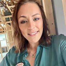 If I am looking for a rental place, and I want to find a realtor just an  option, how/what do they get paid? Still planning, would just like an  answer from someone