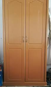 دولاب خشب ضلفتين