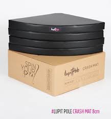 The pole tribe crash mat one is a high quality dance pole crash mats, 3.5 inch thickness pole mats. Pole Dance Matten