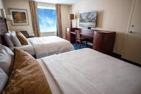 Located in west edmonton, west edmonton mall inn is within a mile (2 km) of popular sights such guests staying at west edmonton mall inn enjoy a water park, free wifi in public areas, and express. West Edmonton Mall Inn Edmonton Aktualisierte Preise Fur 2021