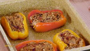 Ricca e sostanziosa, la ricetta proposta indica come realizzare una farcia appetitosa con la mollica di pane. Ricette All Italiana Peperoni Ripieni Di Tonno Di Anna Moroni Ultime Notizie Flash