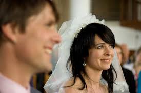 Den richtigen Trauredner finden