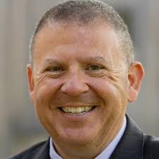 Most of you who know me know that I'm kind of a private person, and I try  not to mix business with personal issues.