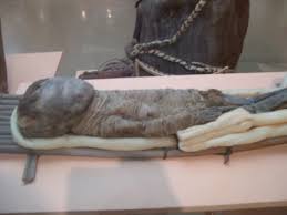 La evidencia más antigua de tatuajes en momias se encontró en una perteneciente a la cultura chinchorro, en la costa de chile.en estas se conservan tatuajes existentes datados en el año 2000 a. Momias Chinchorro Big Ben Antiguedades Y Coleccionismo