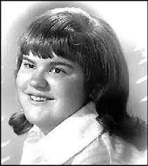 Beverly Dow's Instagram, Twitter & Facebook