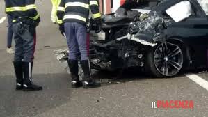 L'incidente è avvenuto sulla tangenziale sud di piacenza (all'altezza dell'uscita della farnesiana). Auto Perde Il Controllo E Si Schianta Tre Feriti Uno E Grave