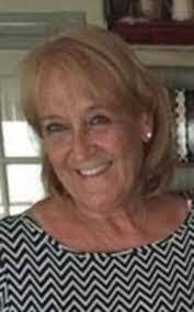 Sonia Lyons's Instagram, Twitter & Facebook