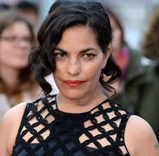 Mena alexandra süvari was born in newport, rhode island, to candice (thompson), a nurse, and ando süvari, a psychiatrist. Konnen Diese Vier Frauen Samantha In Sex And The City Ersetzen