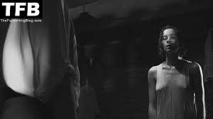 Embeth davidtz nude - lcc.lg.ua